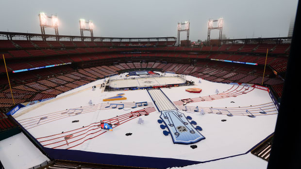blues-blackhawks-winter-classic-rain-scenarios-plans-shootout.jpg